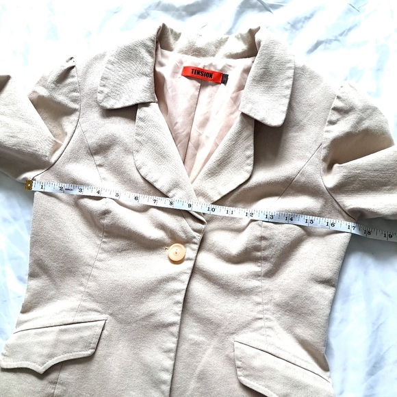 Tension | Beige tan woman's blazer suit coat with light shoulder pads - Picture 7 of 10